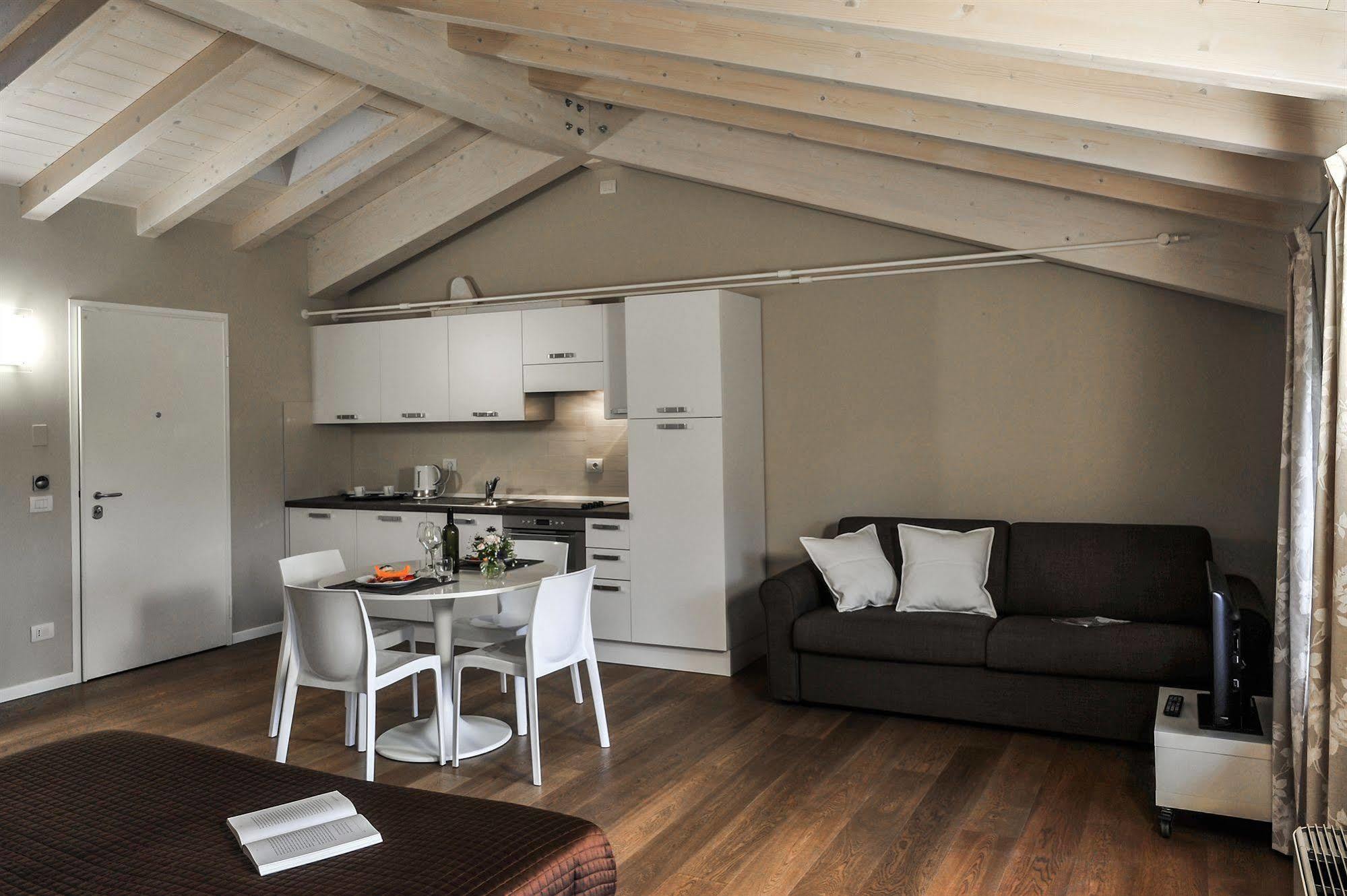 Belvivere Suites Sona Esterno foto